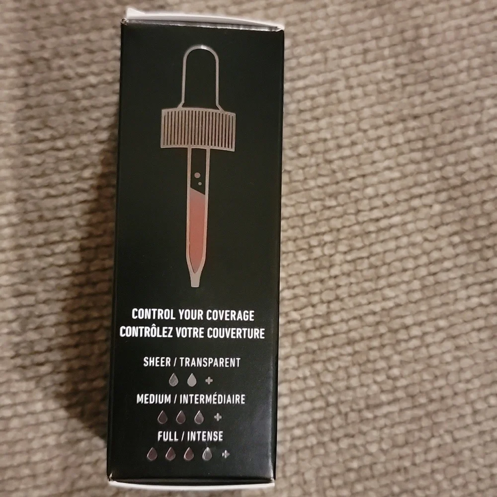 NYX Mocha Foundation - Picture 3 of 5